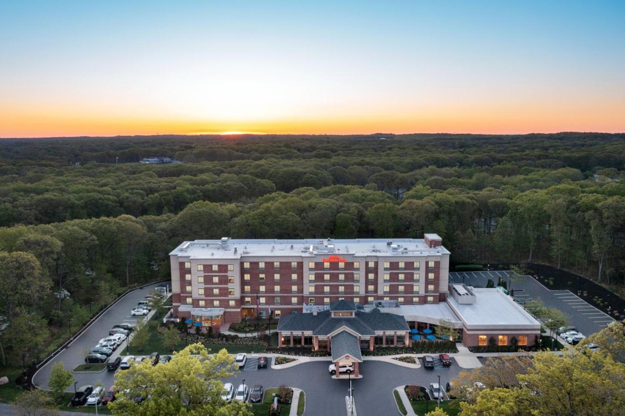 Hilton Garden Inn Stony Brook Exterior photo